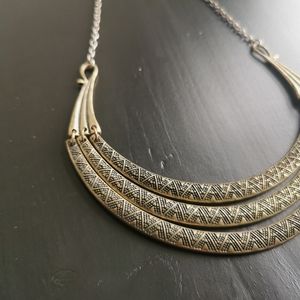 Statement necklace
